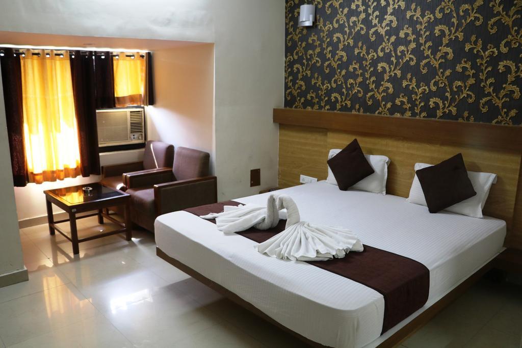 Hotel Vaishnavi Jaipur Buitenkant foto