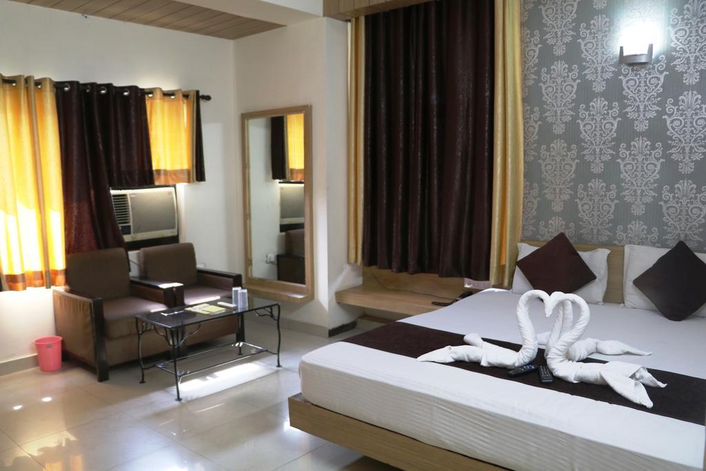Hotel Vaishnavi Jaipur Buitenkant foto