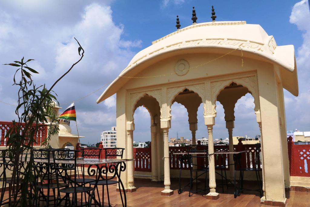 Hotel Vaishnavi Jaipur Buitenkant foto