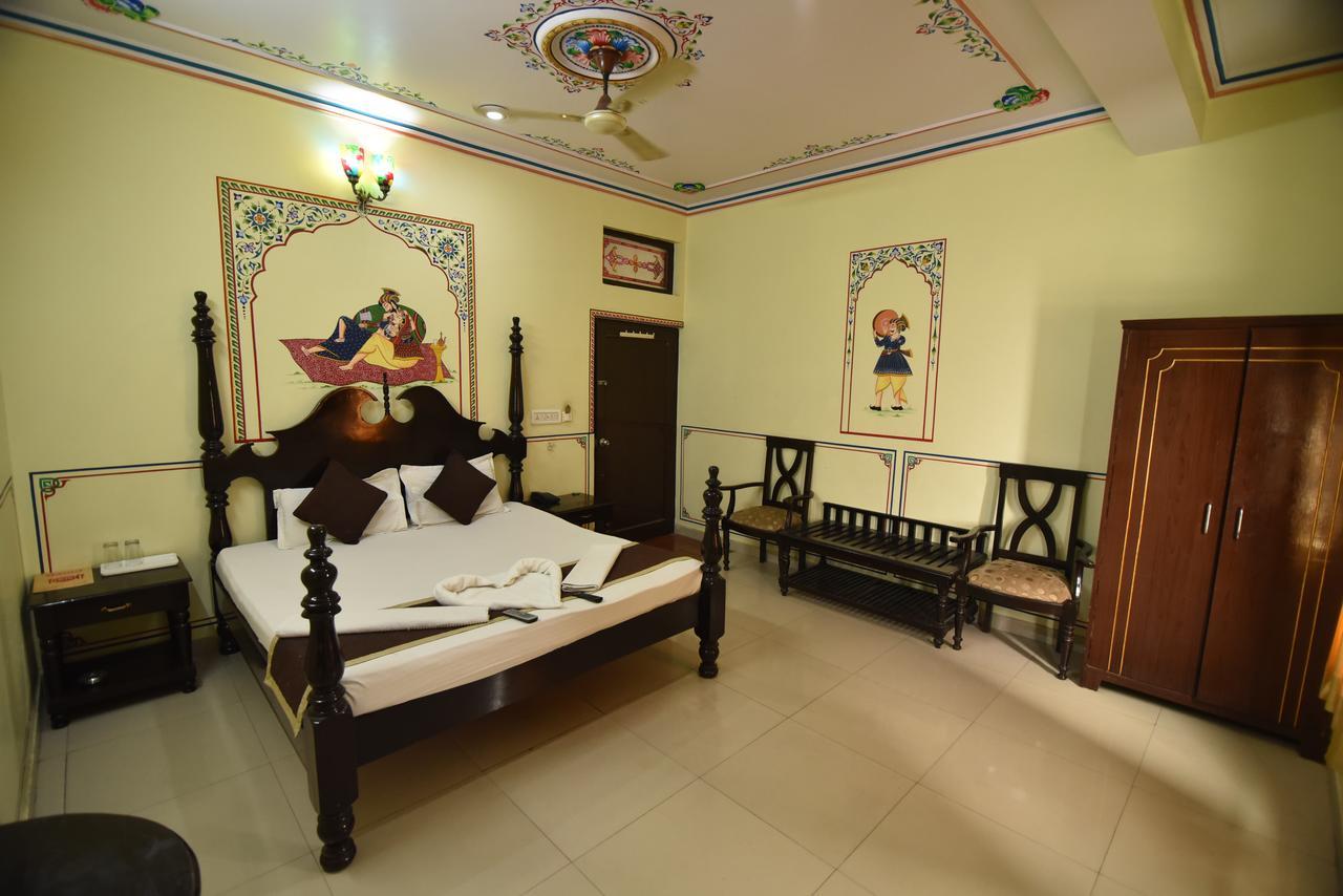 Hotel Vaishnavi Jaipur Buitenkant foto