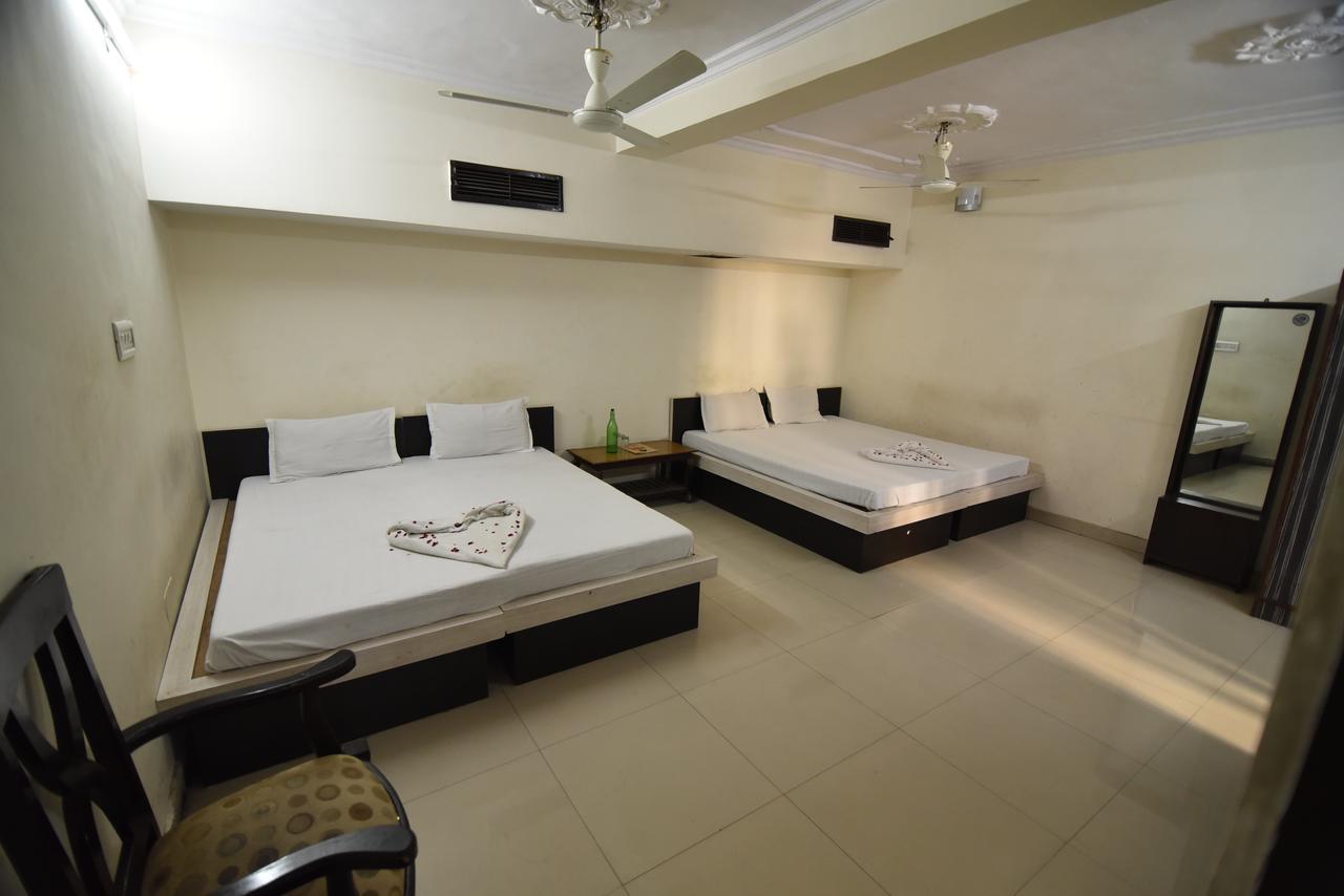 Hotel Vaishnavi Jaipur Buitenkant foto