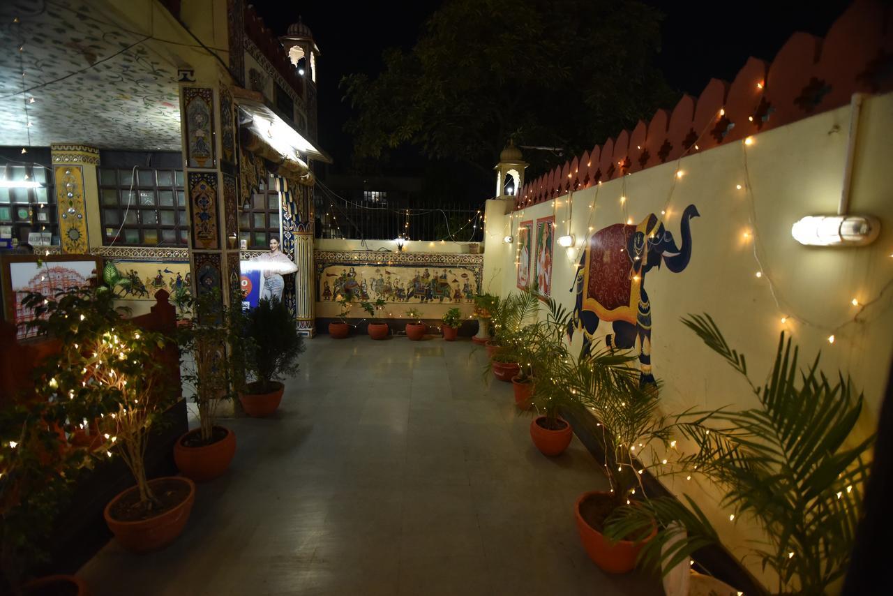 Hotel Vaishnavi Jaipur Buitenkant foto