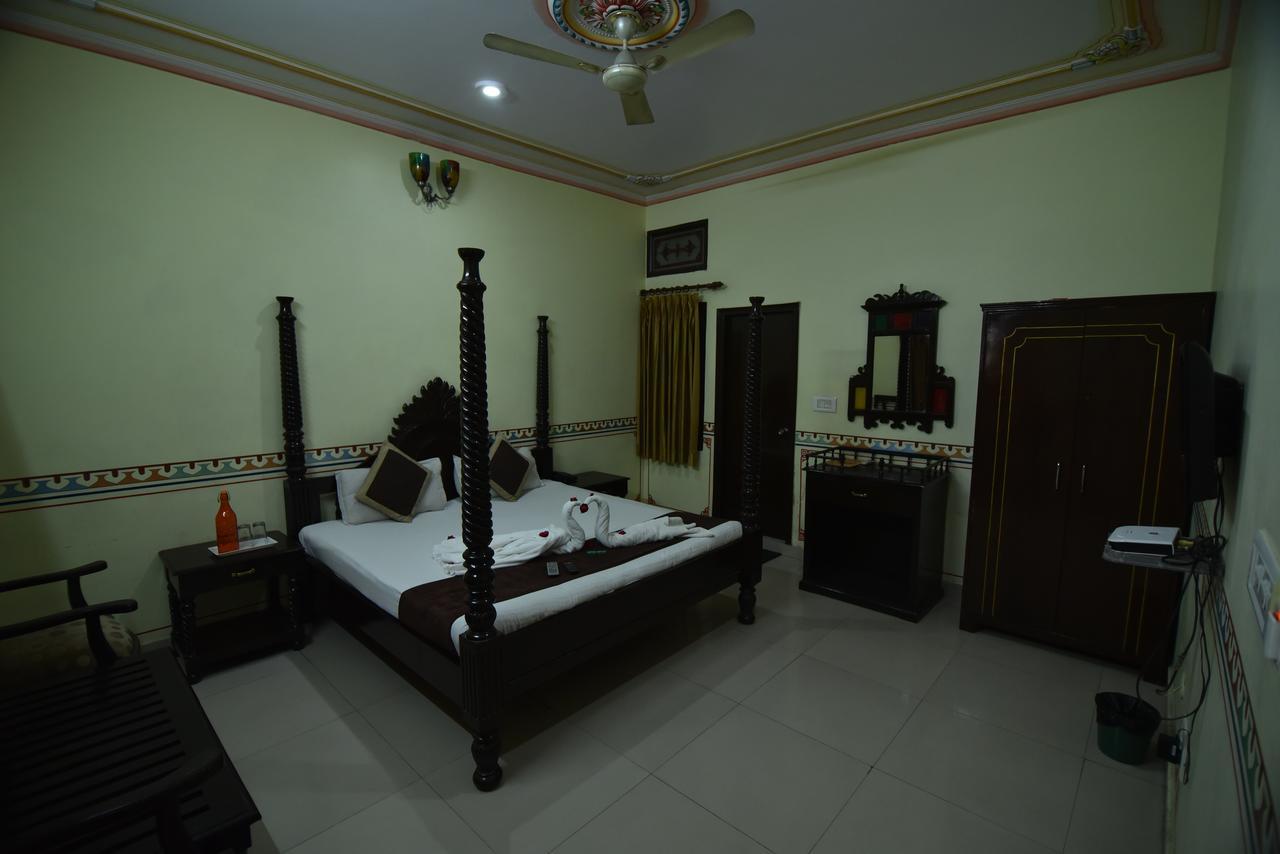 Hotel Vaishnavi Jaipur Buitenkant foto